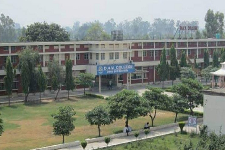 https://cache.careers360.mobi/media/colleges/social-media/media-gallery/21404/2018/11/12/College Building View of DAV College Pehowa_Campus-View.jpg